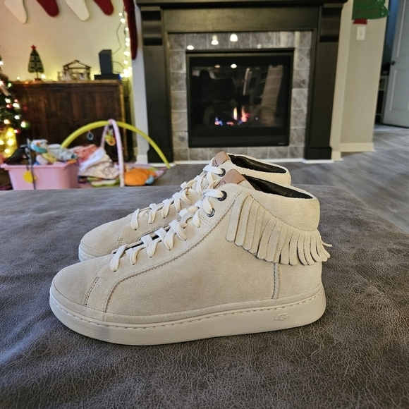 UGG Unisex Cali Fringe Suede Leather High-Top Sneaker. - Picture 6 of 8